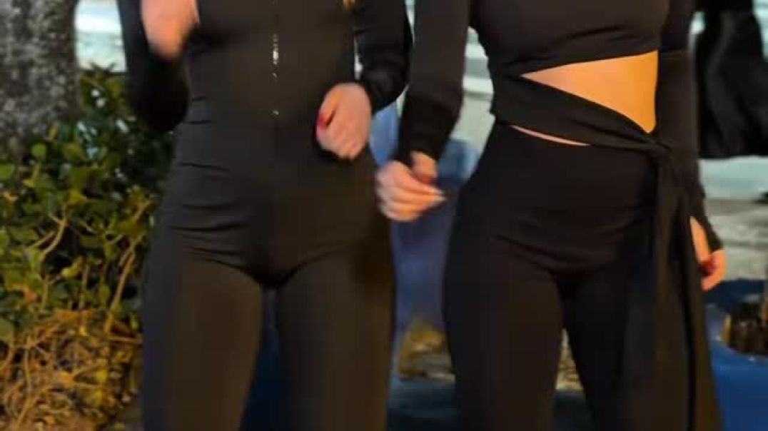 Should the twins become lesbian